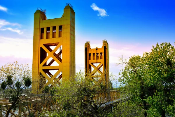 Wieża mostu sacramento — Zdjęcie stockowe
