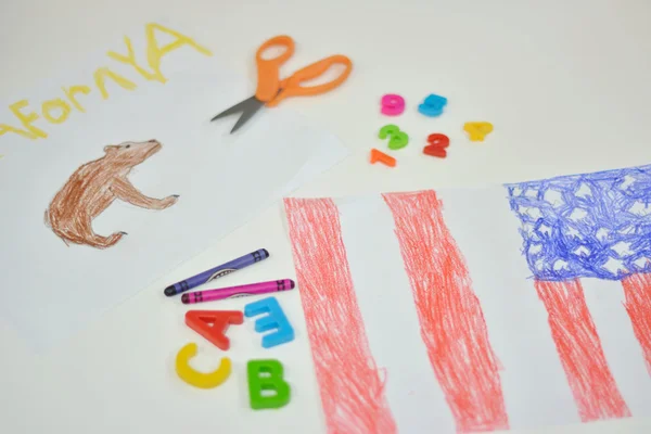 Child's drawing of bear and American Flag — Stock Photo, Image