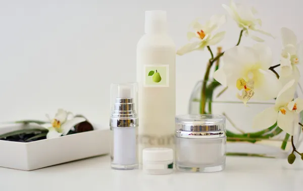 Kosmetyki na białym tle — Zdjęcie stockowe
