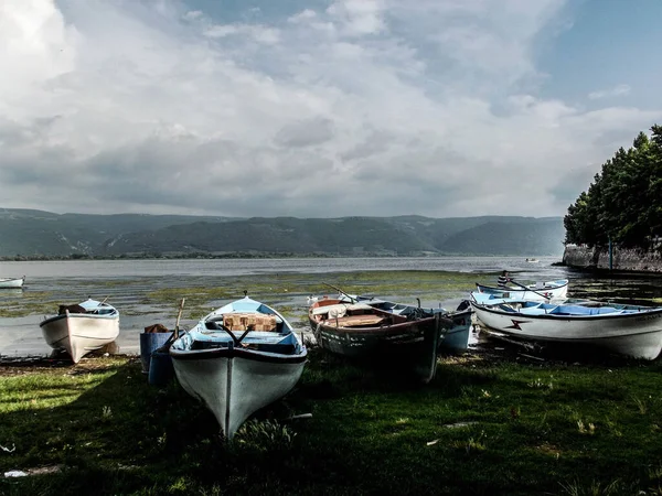 Het Uitzicht Boten Golyazi Lake Bursa — Stockfoto