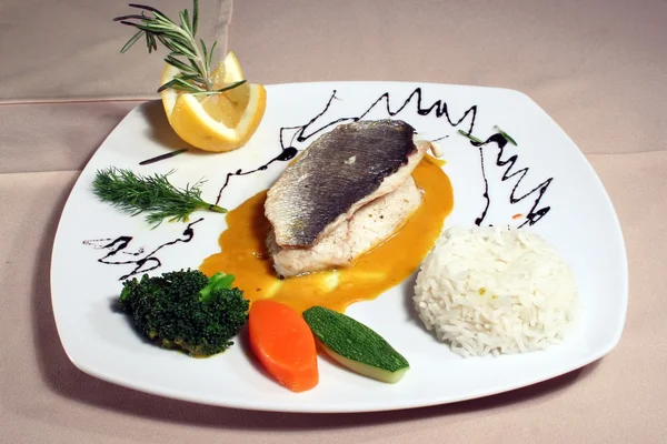 Fish and rice — Stock Photo, Image