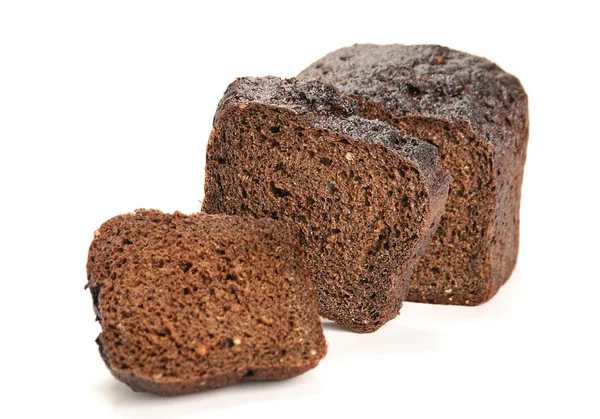 Срез черного хлеба — стоковое фото
