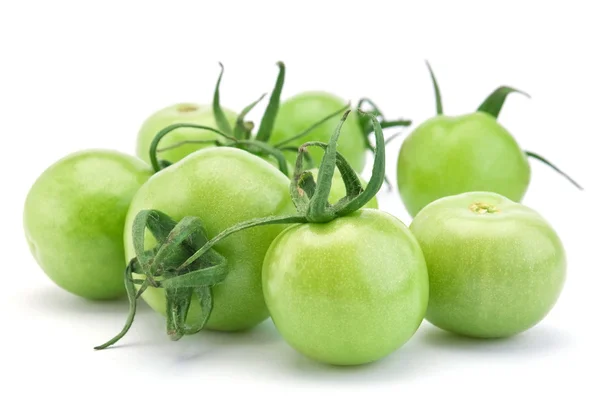 Groene rauwe tomaat — Stockfoto