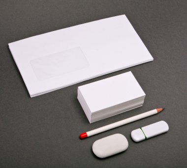 kurumsal kimlik gri bir arka plan üzerinde beyaz unsurları