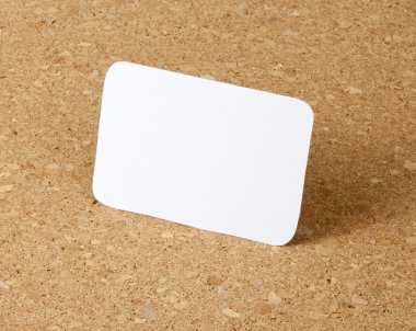 cep boyutu takvim kartı corkboard zemin üzerine.