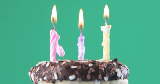 Bougies Brûlent Sur Gâteau Joyeux Anniversaire — Video