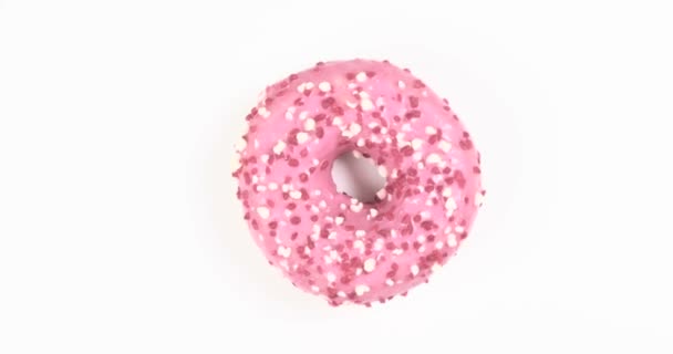 Zoete Donut Met Rode Glazuur Draait Een Witte Achtergrond Uitzicht — Stockvideo