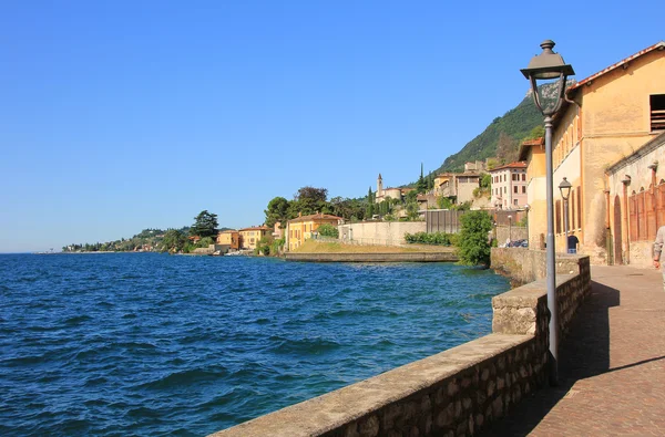 Lakeside promenade gargnano and garda lake — Stock Photo, Image