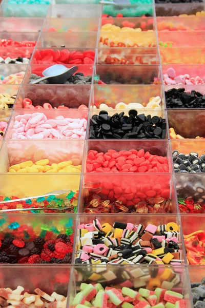 在市场上糖果的分类 — 图库照片
