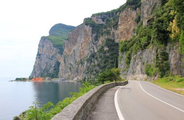 Gardesana sahil yolu, İtalya