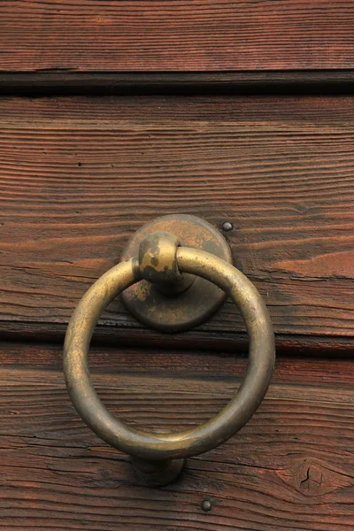 Gros plan de porte vintage knocker — Photo