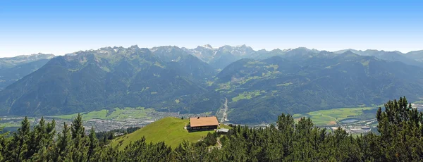 Panoramautsikten från muttersberg till österrikiska Alperna och dalen vorarlberg — Stockfoto