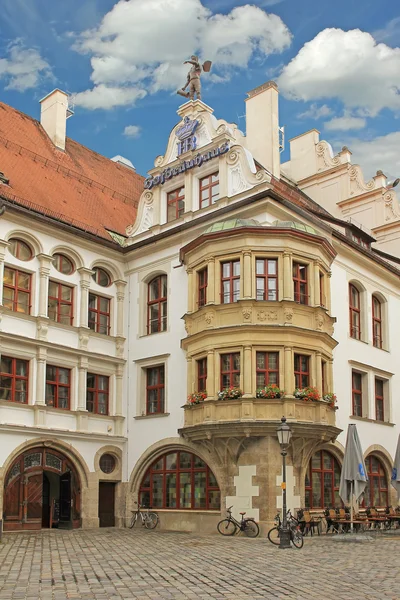 Beroemde brouwerij in de stad centrum van München, Duitsland — Stockfoto