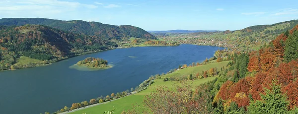 Panoramiczny widok na krajobraz jesienny schliersee — Zdjęcie stockowe