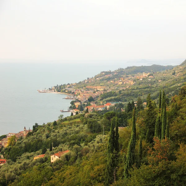 Picturesque lake view to gargnano village and garda lake — Stock Photo, Image