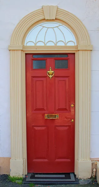 Red painted door, british house entrance — Stock Photo, Image