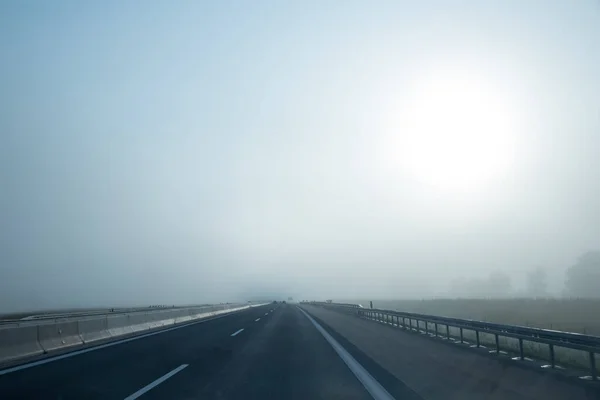 Вождение Шоссе А94 Рано Утром Туманный Пейзаж Ноябрь — стоковое фото