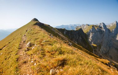 Rofanspitze Zirvesi 'ne yürüyüş yolu, sonbaharda Avusturalya Trol' ü