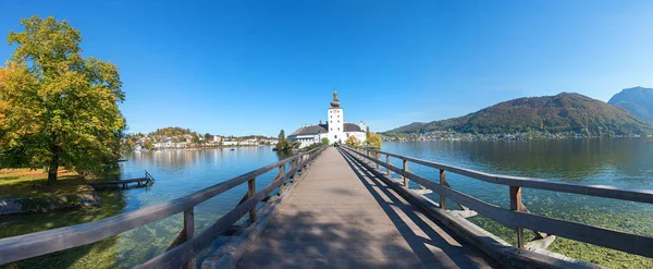 Híd Ort Vára Egy Szigeten Traunsee Turisztikai Attrakció Ausztria — Stock Fotó
