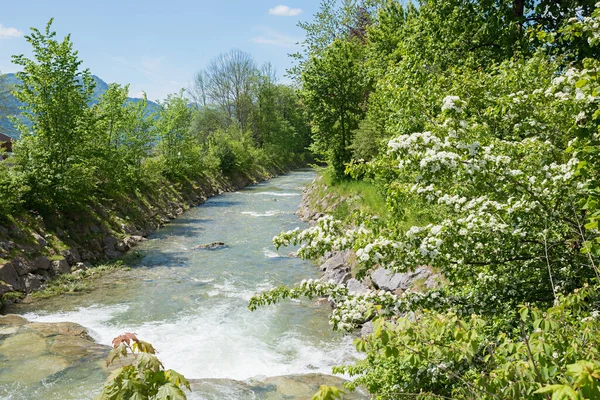 Rottach Nehri Resmi Bahar Manzarası Turizm Beldesi Rottach Egern Mayıs — Stok fotoğraf