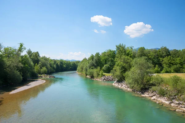 Arzbach Lenggries Yakınlarındaki Nehir Kıyısında Ağaçları Olan Yeşil Isar Nehri — Stok fotoğraf