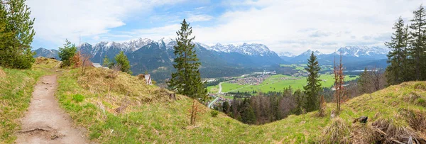 Destino Caminhadas Idílicas Acima Resort Turístico Wallgau Krepelschrofen Montanha Com — Fotografia de Stock