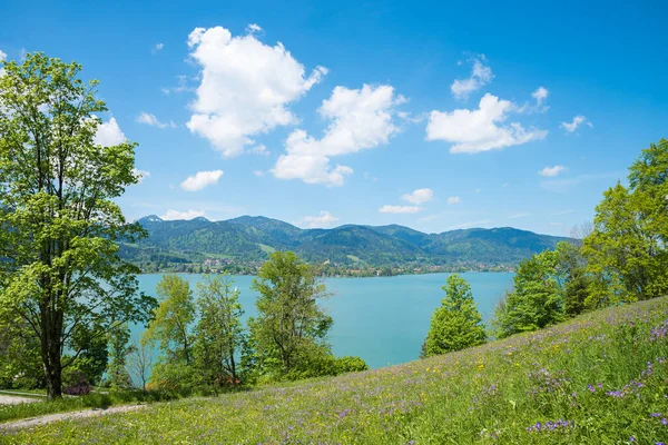 Paysage Printemps Pittoresque Colline Leeberg Vue Sur Lac Turquoise Tegernsee — Photo