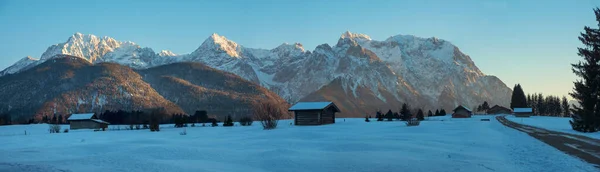 Utolsó Napfény Karwendel Hegyekben Buckelwiesen Táj Téli Este Felső Bajorország — Stock Fotó