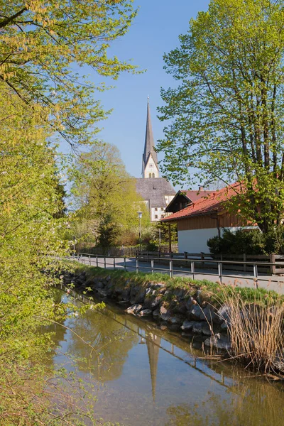 Idylliczny Krajobraz Bawarski Rzeka Schlierach Miejscowość Turystyczna Schliersee Górna Bawaria — Zdjęcie stockowe