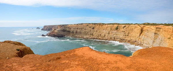 Skaliste Wybrzeże Carrapateira Czerwonym Piaskowcem Ziemi Widok Klify Zachodni Algarve — Zdjęcie stockowe