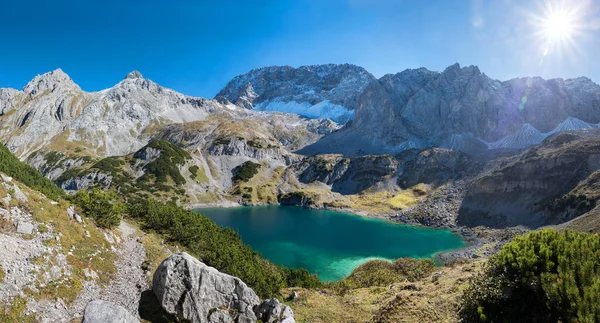 Belo Lago Drachensee Ehrwald Deslumbrantes Alpes Austríacos Verão — Fotografia de Stock