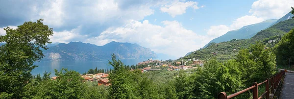 Bellissimo Paesaggio Intorno Località Turistica Malcesine Vista Dalla Strada Sopra — Foto Stock