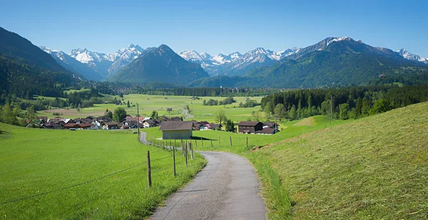 Lázeňské Město Rubi Turistické Středisko Oberstdorf Pohled Venkovské Silnice Alpských — Stock fotografie