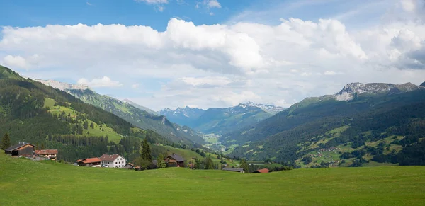 Alpine Landscape Green Meadow Tourist Resort Pany Prattigau Canton Grisons — Φωτογραφία Αρχείου