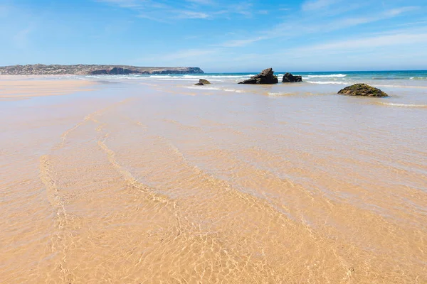Wide Sandy Beach Shallow Water Incoming Waves Coastal Landscape Portugal — Stock Photo, Image