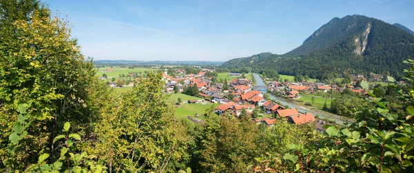 Blick Vom Kalvarienberg Auf Das Oberbayerische Dorf Eschenlohe — Stockfoto