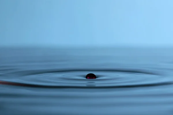 Queda de gota de água — Fotografia de Stock