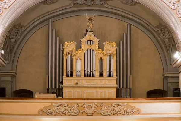 Órgano en la iglesia —  Fotos de Stock