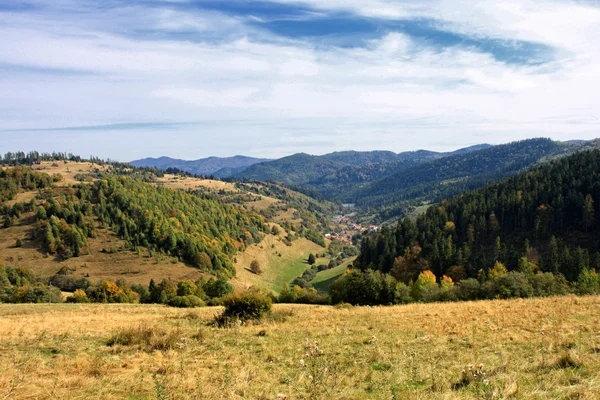 Dolina jesienią — Zdjęcie stockowe