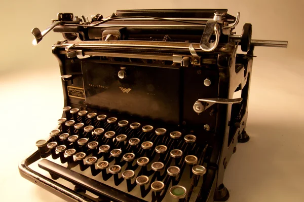 Máquina de escribir negra retro —  Fotos de Stock