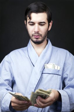 Bornozun içinde nakit olun!