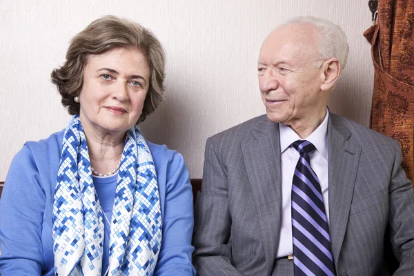 Feliz pareja de ancianos — Foto de Stock