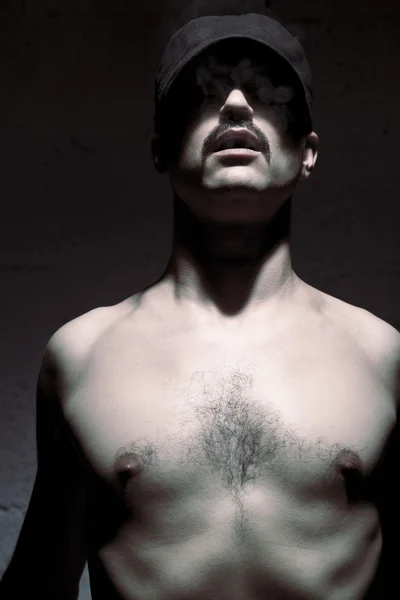 Anonym topless mustasch mannen — Stockfoto