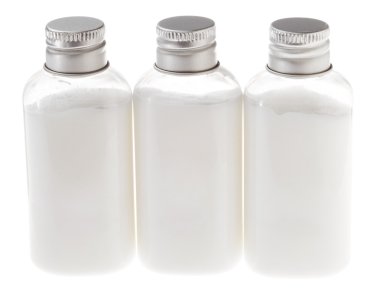 izole beyaz krem şişesi