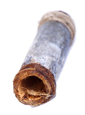 bozuk paslı boru