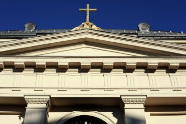 Kilisenin ön ve çapraz