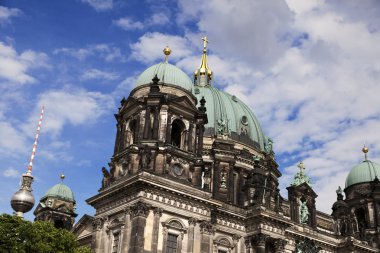 Berliner dom ve fernsehturm