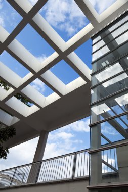 Pergola ve asansör boşluğuna mimarisi