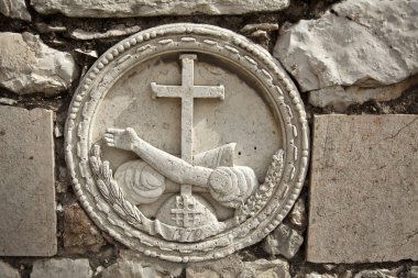 Getsemani'ye, taş embossment