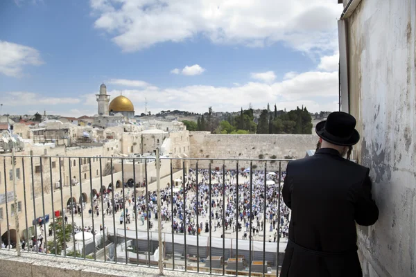Praying Above the Western Wall — Stock Photo, Image